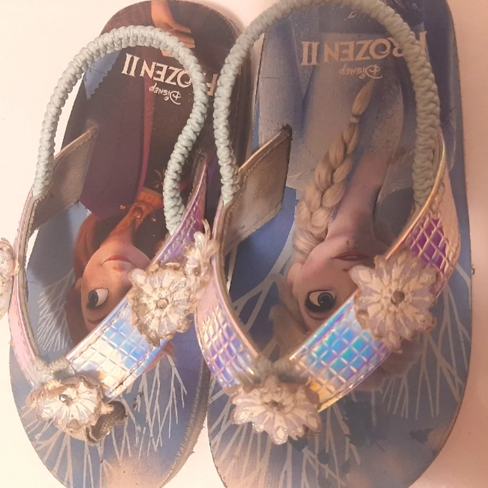 Disney Frozen 2 Shimmer Beach Flip Flop Sandal Girl Thong Size 9-10